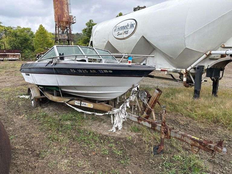 Baretta Success Ski Boat w/ Tee Nee Trailer - No Title