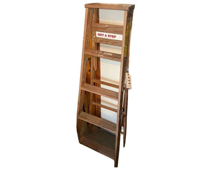 5ft. Wooden Ladder image