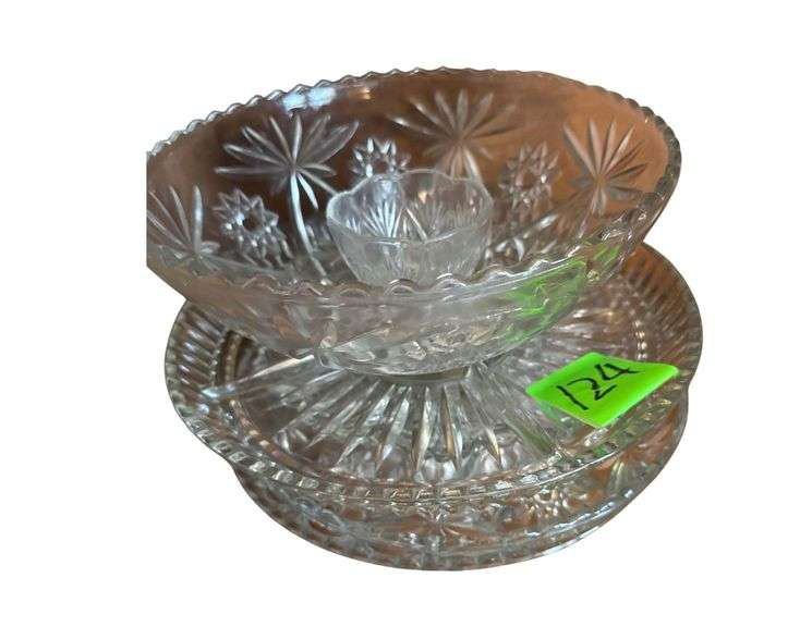 Serving Dishes and Bowl image