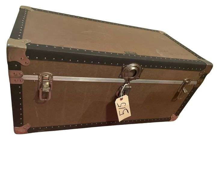 Trunk 31x16.5x14.5 Inches image