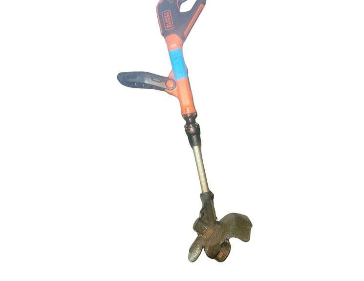 Black and Decker Weed Wacker image