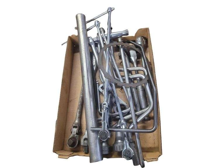 Socket Wrenches and Extenders image
