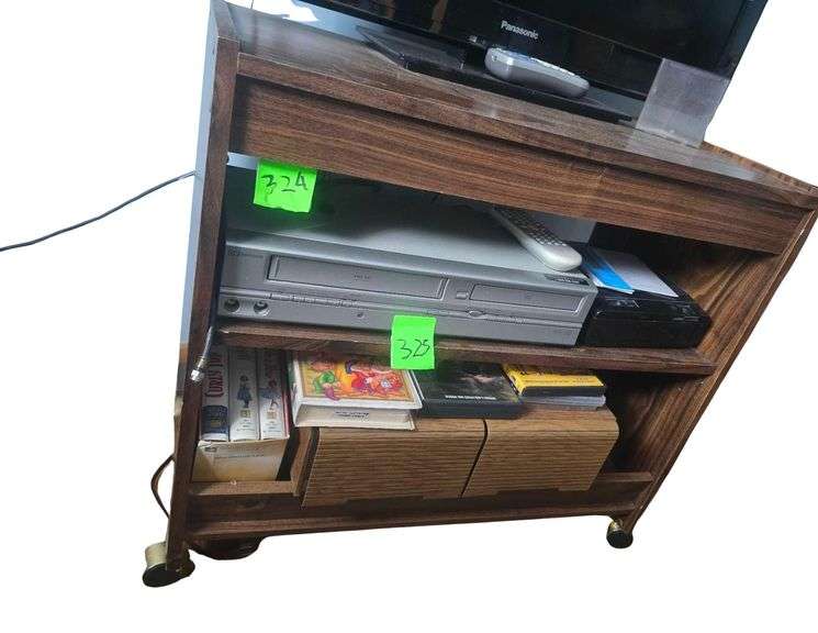 Rolling TV Stand 28x24x16in image
