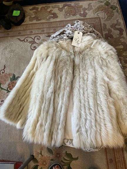 Fox Fur Coat - Size Large image