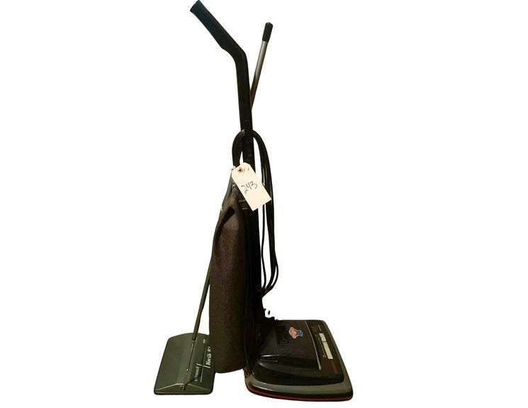 Bag Type Vacuum and Kiwi Kleen Quick Vac image