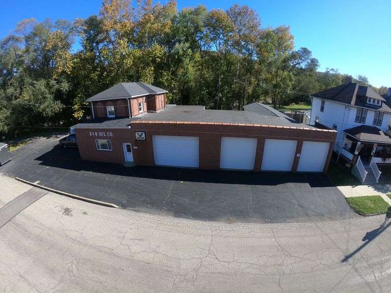 Commercial Building / Warehouse Auction - Beaver Falls, PA image