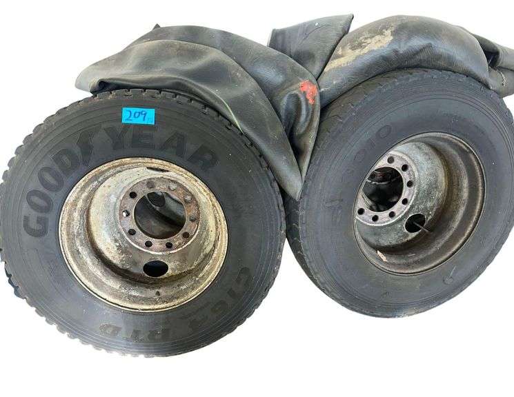 Set of 11R 22.5 Commercial Wheels - Various Brands image