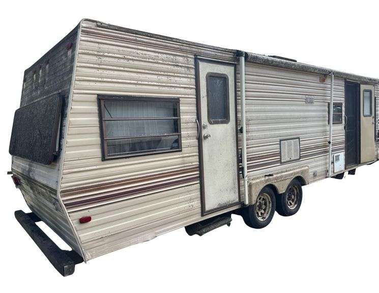 1988 Sierra Camper by Cobra - Has Title - Needs Fixed - Fairly New Replaced 10 Gal. Water Heater - Replaced Electric Only Refrigerator - Has Title image