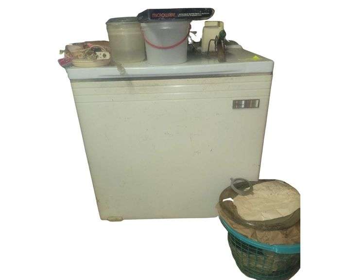 Whirlpool Freezer Contents Included 35x27x35 image