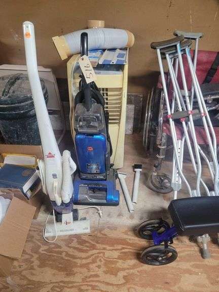 Portable Ac Unit DeLonghi - 2 Vacuums image