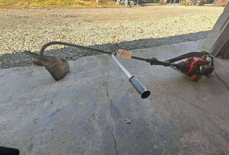 Homelite Gas Trimmer - 17” Cut image