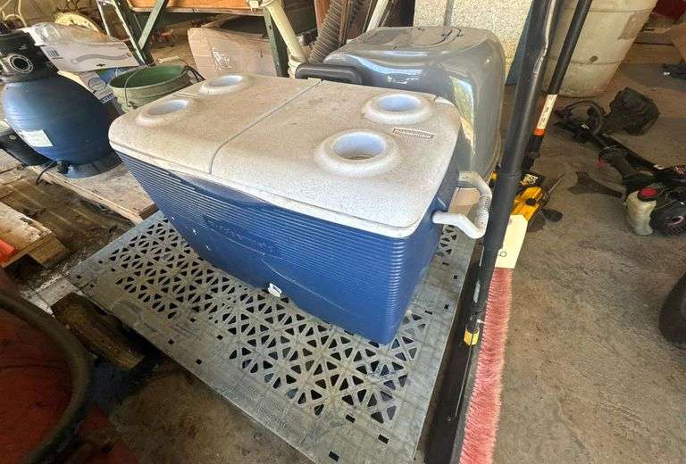 Cooler - Push Broom - Covered Litter Box image