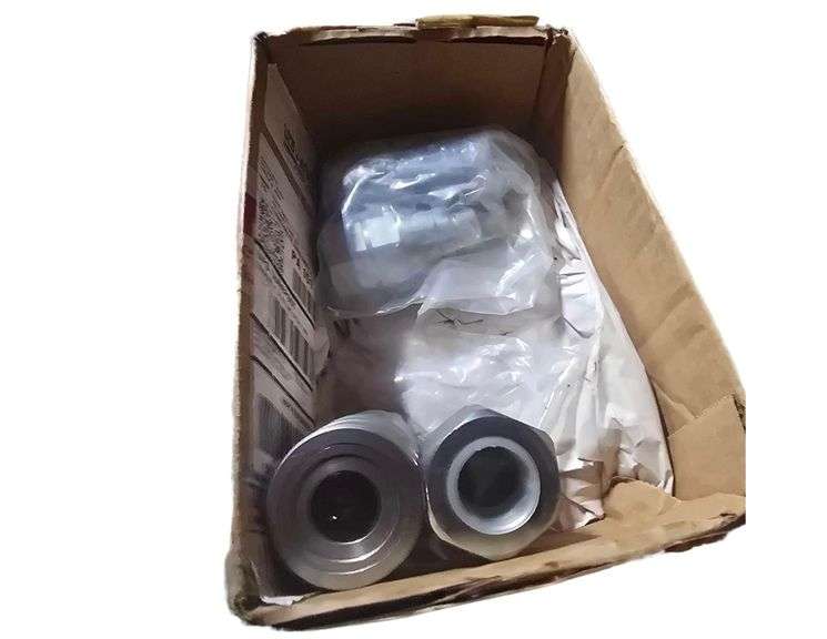 2 Flush Face Quick Coupler Sets 3/4" image