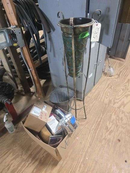 Vases- Buckets - Baskets- various Cds image