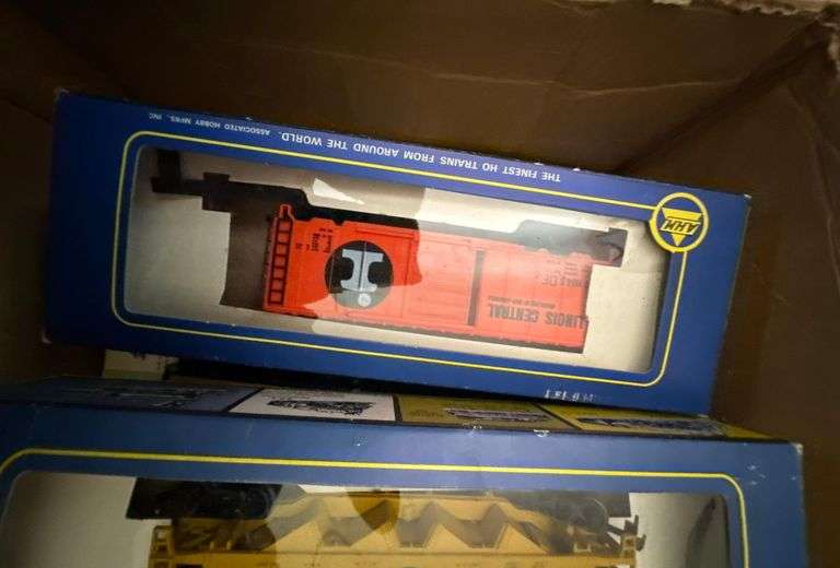 Large Lot of American Hobby Manufacturers Toy Train Cars - over 20pc - Some New in Box image