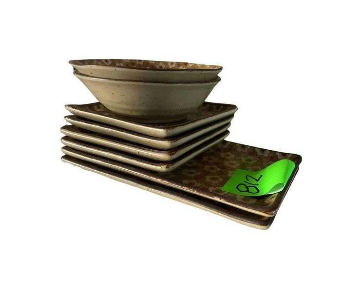 8 Desert Plates image