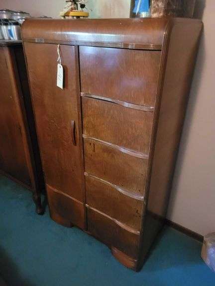 Waterfalls Style Vintage 60"Dresser image