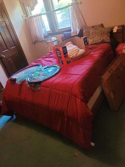 Full Sized Bed image