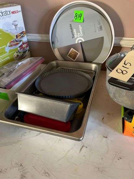 A21x13x2.5 Inch Tray Bread Pan and a Turnable Tray image