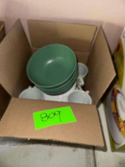 Assorted Dishware image