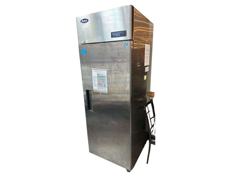 Atosa Reach In Refrigerator - Model MBF8004R - 1PH - 29" x 32" x 82" image