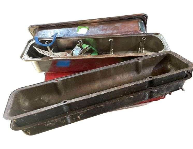 4 Chevrolet Valve Covers image