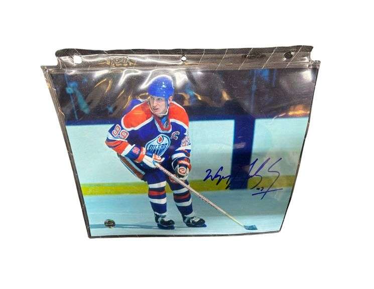 Wayne Gretzky Signed Edmonton Oilers Picture - Elite Authentication COA - 11" x 8 1/2" image