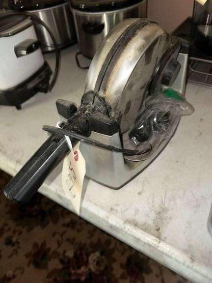 Electric Waffle Maker image