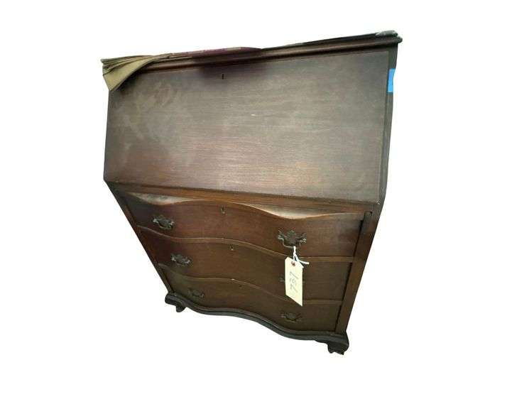 Curved Front & Slant Top Pigeon Hole Desk image