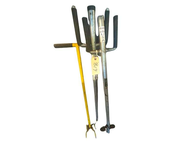 2 Pin Setters & Gardening Claw image