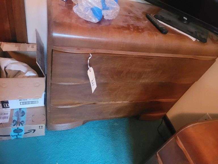 40x39x20" Dresser image