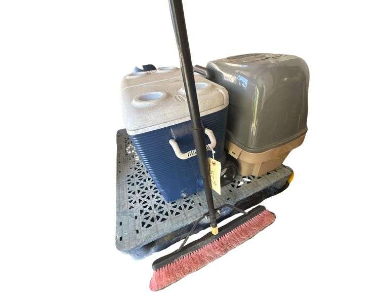 Cooler - Push Broom - Covered Litter Box image