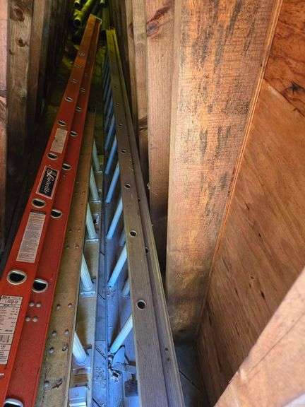 Silver-tone Aluminum Extension Ladder. Yellow 8 ft. Ladder image