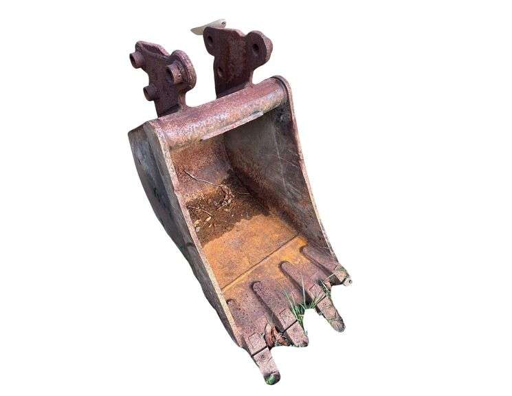 TAG 17 1/2" Bucket Attachment to Suit Excavator - 9" Pin Center to Center - No Pins image