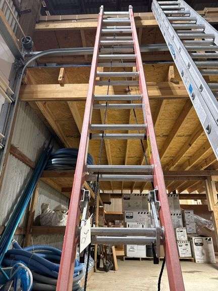 Werner 24” Fiberglass Extension Ladder image