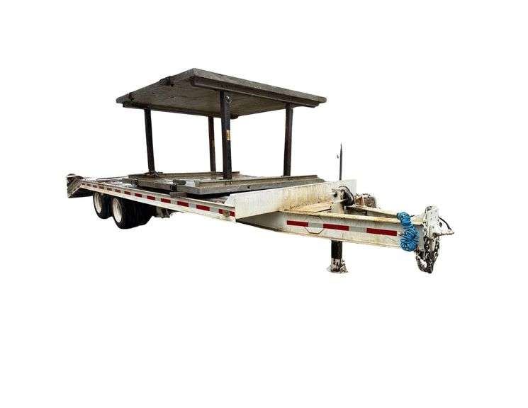1990 Trail King Lowboy Trailer - 95in x 24ft (5ft Dove Tail) - Flip Toe Ramps - Dual Axle Trailer - 47,700 Reg. Gross Weight - Vin: 1TKC0242420LM067465 image