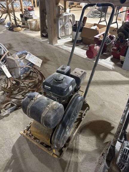 Wacker Plate Compactor - Briggs and Stratton Motor image