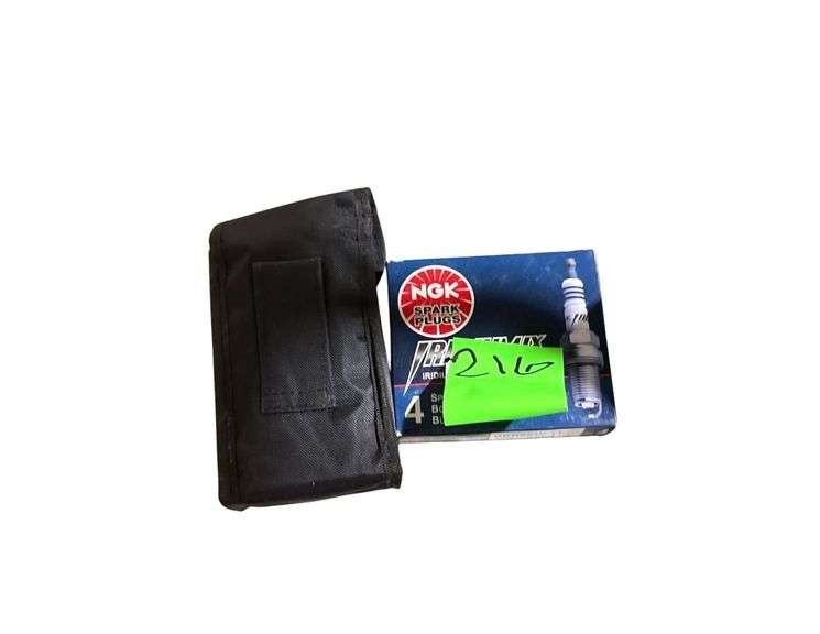 4 Iridium Spark Plugs Binoculars in case image