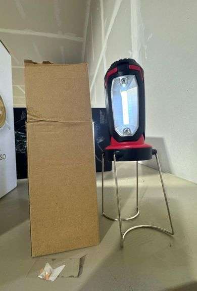 Lantern/Flashlight w/ Magnetic Bottom image