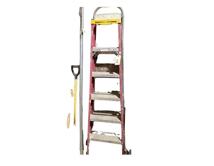 Step Ladder - 6’Aluminum/Fiberglass Ladder image