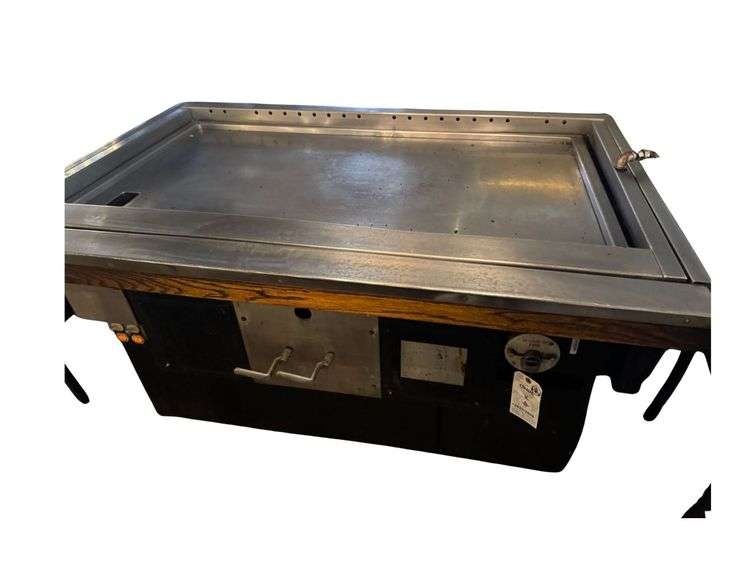 Commercial Smokeless Hibachi Flat Top Griddle - (55" x 32" Griddle Only) (86" x 55" x 42" w/ Table) - Built In Ansul System - Loren Cook Co. CPV Centrifugal Vent Unit w/ Backward Inclined Aluminum Wheel (Model 1200PV) image