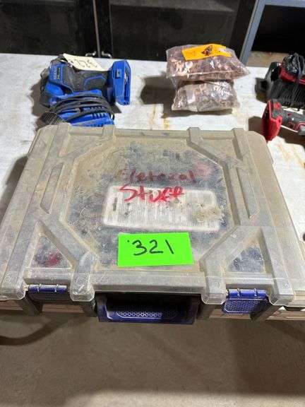 Assorted Conectors With Case image