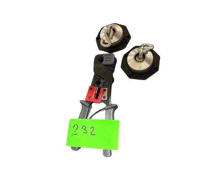2 Speed Bag Swivel, Wrench image