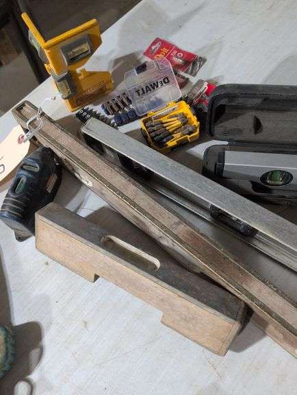 4 Levels, 1 Corner Level, Assorted Screw Bits, Lazer Level image