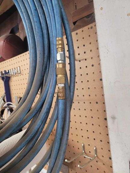 2 Air Hoses
