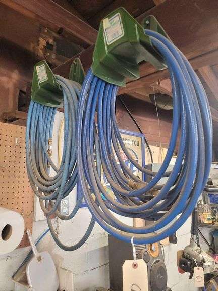 2 Air Hoses