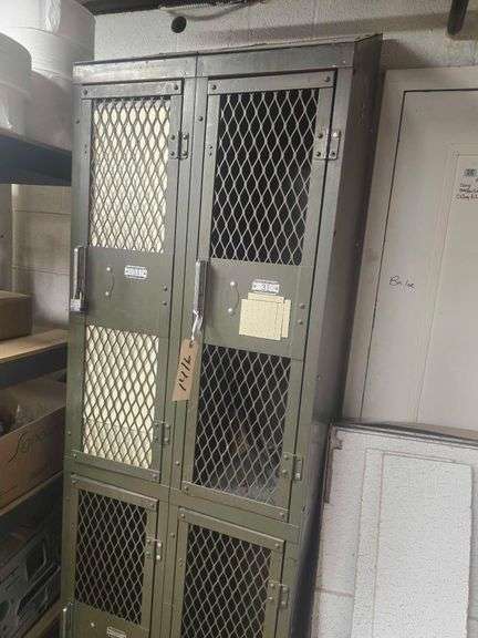 Lockers 80x30x15in