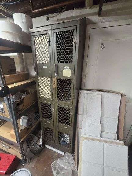 Lockers 80x30x15in