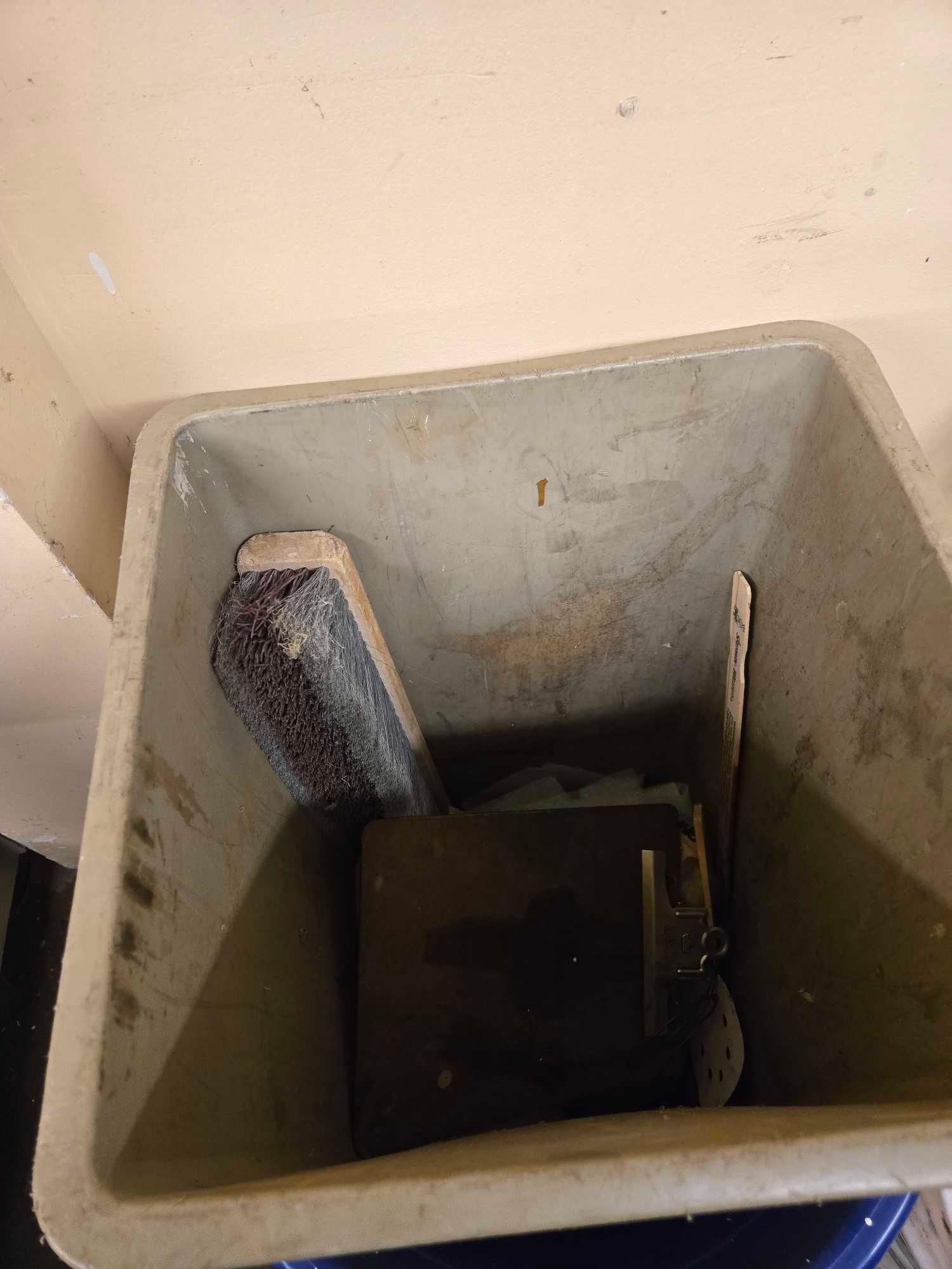 Lot image 3
