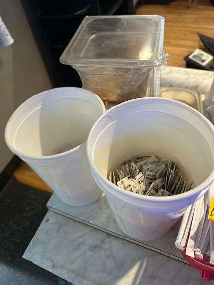 Salt&Pepper - Straws - Plastic Containers